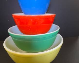 Pyrex primary colors mixing bowls