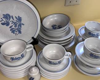 Pfaltzgraff Pattern Yorktowne