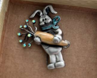 Bunny pin