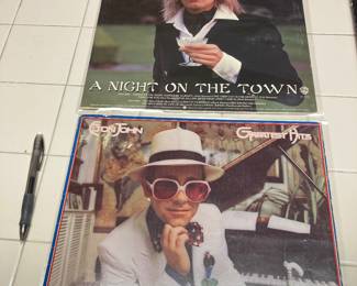 Elton John and Rod Stewart ❤️ vintage albums 