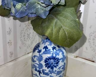 Decorative vase