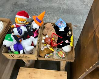 Plush Garfield & Peanuts Snoopy