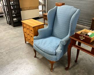 Queen Anne Style Upholstered Chari