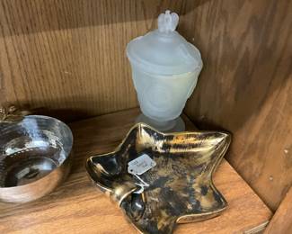 22 Kt Gold Leaf Shape Dish with Finger Holder