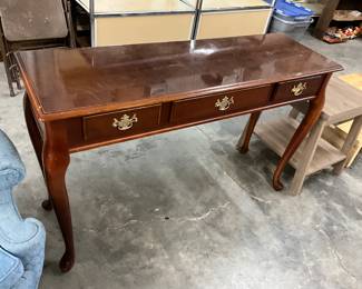 Queen Anne Style Mahogany Console Table