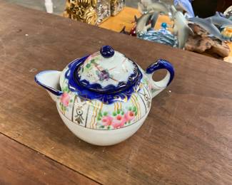 Nippon Creamer w/Lid