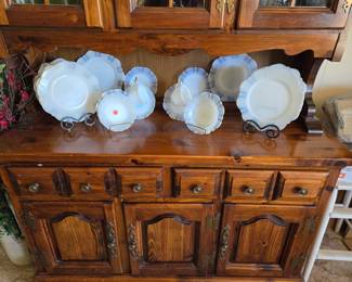 Milk glass 