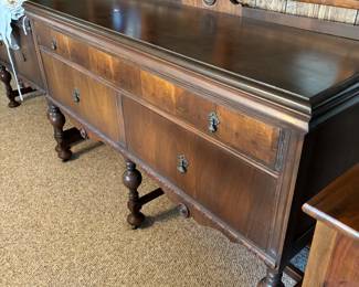 Matching buffet to table