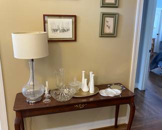 Entry table flanked with good advice.