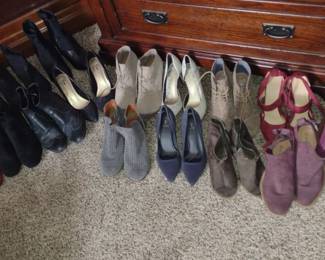 More Women's Shoes Size 6.5 to 7
$2 each