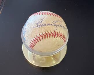 Autographed Baseball....Harmon Killebrew