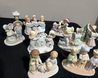 Circle of Friends Figurines