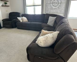 Large reclining sectional, Recliner