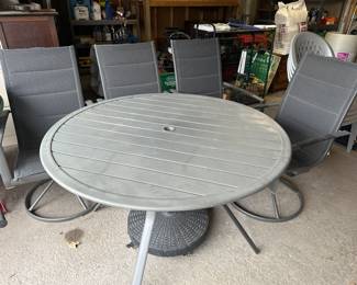 Outdoor patio table and chairs 