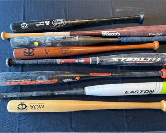Baseball and softball bats