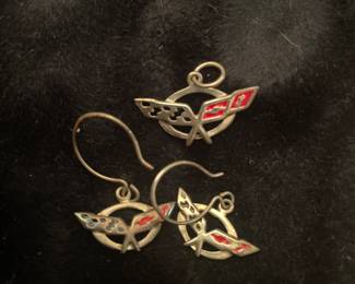 VINTAGE ESTATE EARRINGS AND PENDANT SET