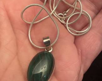 STERLING PENDANT GREEN STONE W/ CHAIN-ESTATE PIECE
