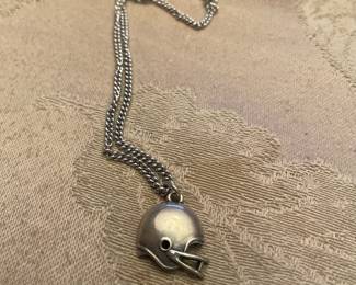 RETIRED JAMES AVERY HELMUT- THERE WILL BE MORE RETIRED AND AVERY ITEMS FOR THE SALE JUST THOUGHT I WOULD ADD THIS PIC NOW