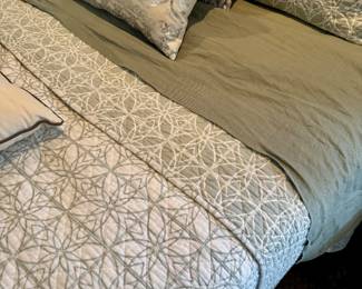 Bedding sets