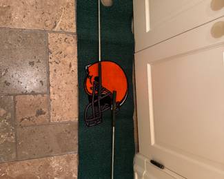 Browns putting mat