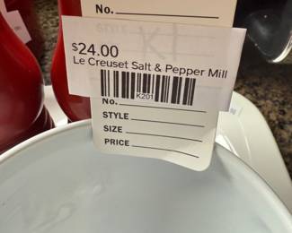Le Creuset Salt & Pepper Mill