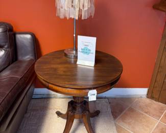 L.F White Pedestal Table, Table Lamp