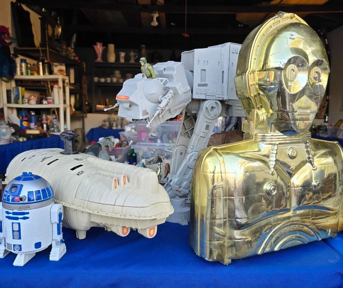 Vintage Star Wars Return of The Jedi Figures Set - With C-3PO Case