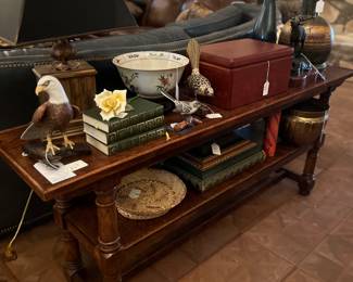 Wooden console with great accessories to see