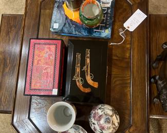 3 piece coffee table and lots of great accessories