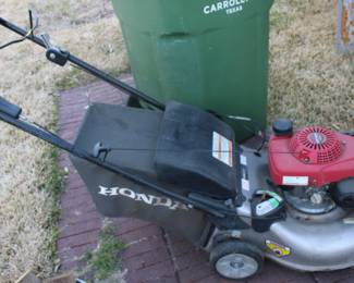 Great Honda Lawn Mower Self Propelled with grass catcher