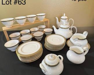 English Fine Bone China Clarendon