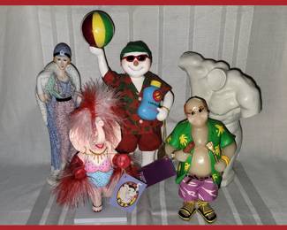 Cute Figurines including Possible Dreams and Trunk Show, both with Tags