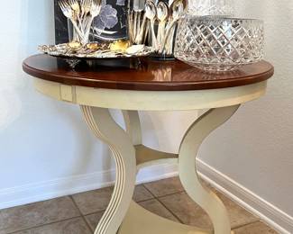 Ethan Allen Legacy Round Side Table