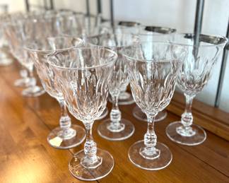 Fostoria Kimberly Pattern~
Beautiful set of water goblets, champagne glasses, and wine glasses