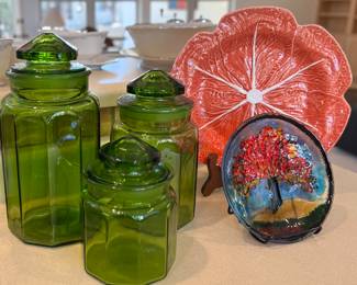 Pink/Salmon plate - Bordallo Pinheiro
Green LE Smith Canisters