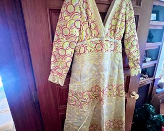 THE ULTIMATE BEST 1960’s VINTAGE WOMENS CLOTHES ~~~~ AWESOME!!!!~~~~ Nice Assortment ~~~~ A must to see~~~~including these Designers: Oscar de la Renta, Lavin, Paris NY, Adelaar Aristocrat, Grants Aris, Paris, Leo Narducci & more.