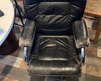 Vintage Mariani leather and chrome chair from PACE.