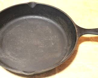 196 - Lodge Cast Iron Frying pan - 11"