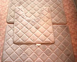 172 - Bath Mat Set