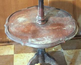 18 - 2 Tier Pie Crust Table - 30" x 20"