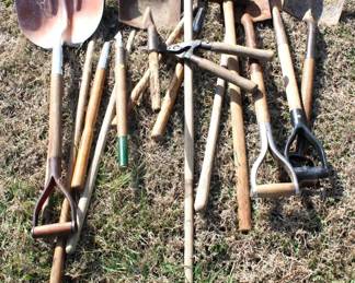102 - Lot of Yard Tools (includes snow shovel)