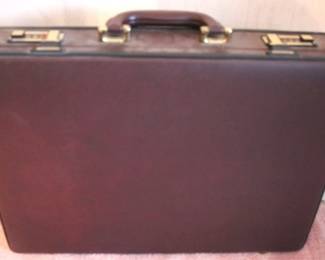 282 - Briefcase - 18 x 3 x 13