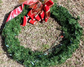 111 - Wreath - 30" Round