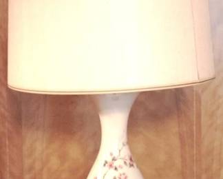 77 - Lamp - 31" Tall You are buying a used as-is electric/electronic item. We do not guarantee all components are present, and if it is not expressly stated, it is untested.