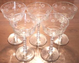 252 - Set of 5 Glasses - 6"