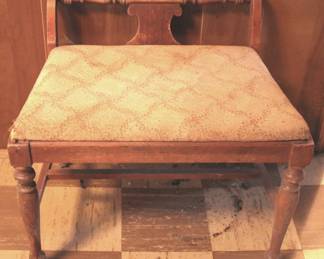 73 - Bench Seat - 24" x 17" x 22"