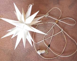 310 - Electric Star Decoration - 14 x 14 You are buying a used as-is electric/electronic item. We do not guarantee all components are present and if it is not expressly stated, it is untested.