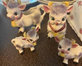 Elsie the Cow cream and sugar and salt and pepperr