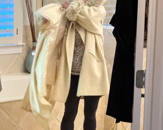 Just when y’all thought it was too late for my modeling career… I gift you this.
It’s a 3 piece set with a wool coat, fur collar and overcoat. Vintage from Colorado. Love this.