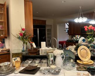 Tons of kitchen
